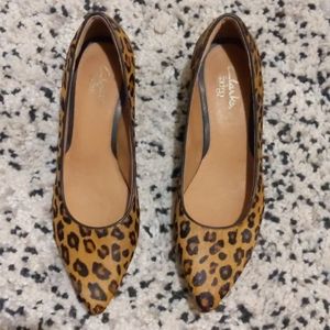 EUC Clarks indigo leopard calf hair heels
